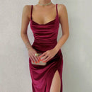 Vestido de Festa com Fenda Lateral de Veludo - VelvetGlow Dress