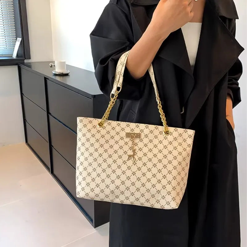 Bolsa Feminina SoftLux™ – Couro Macio, Grande Capacidade, Estilo Versátil