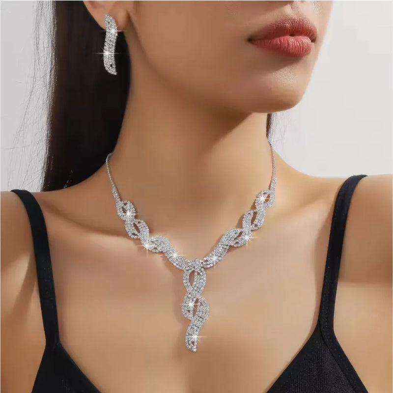 Conjunto de Joias com Detalhes em Spike - SERIE LUNA