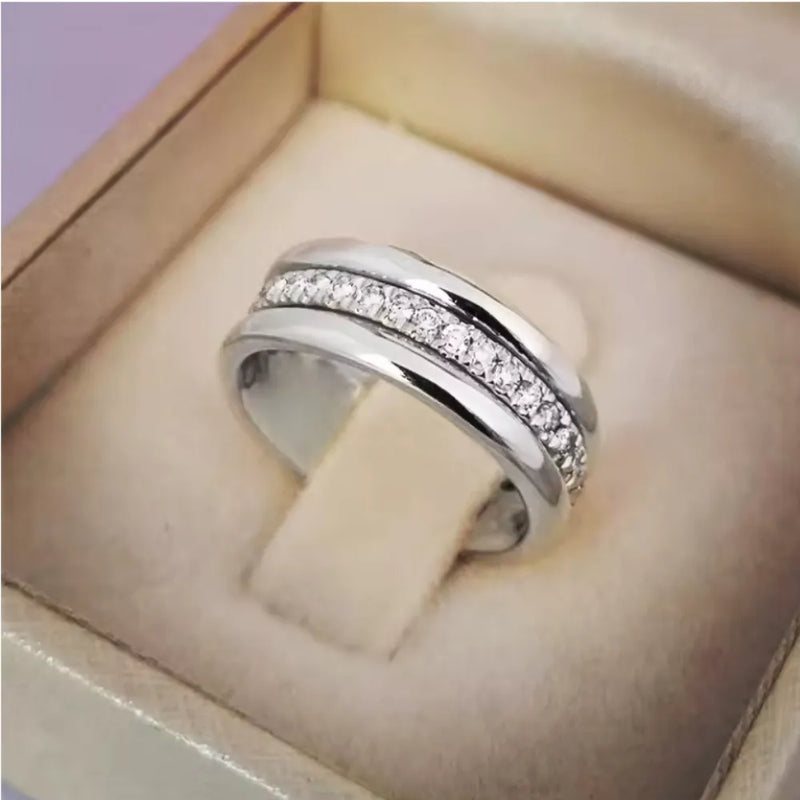 Anel de Noivado Micro Pavé com Zircônias   –  HUITAN