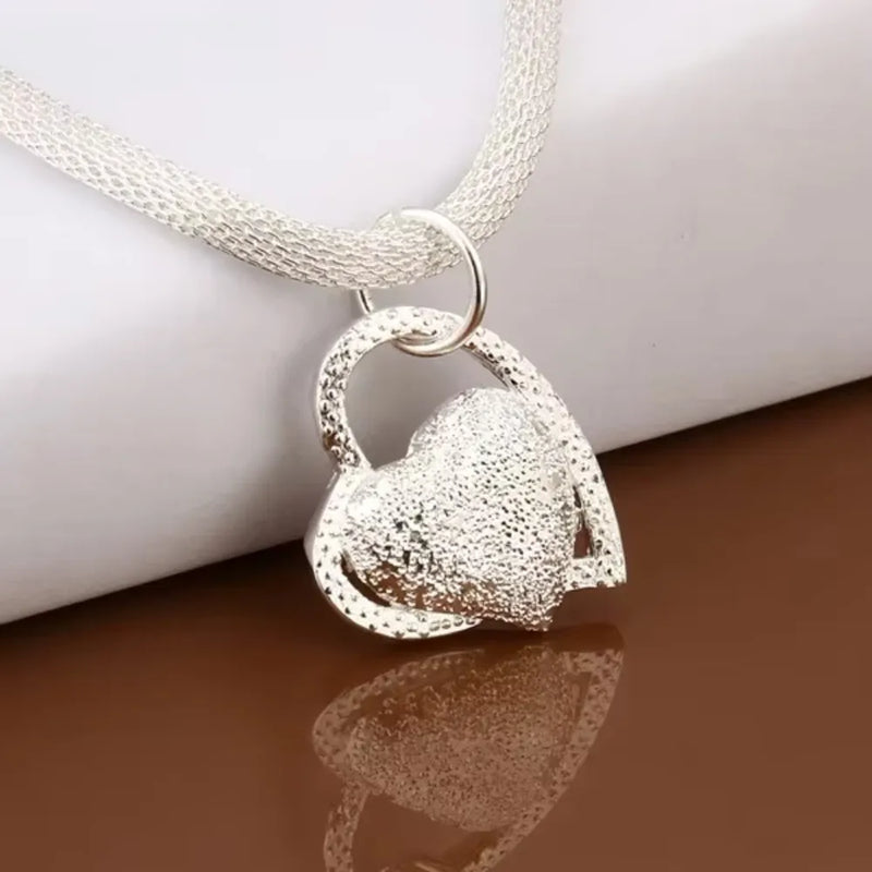 Colar Coração Banhado a Prata com Corrente Figaro - HEARTBEAT